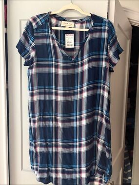 cloth & stone Plaid V-Neck dress in Navy, Blue & Red
